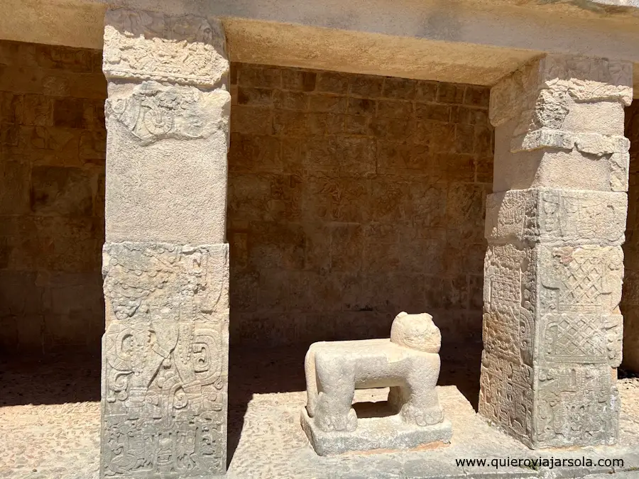 Estatua en el templo