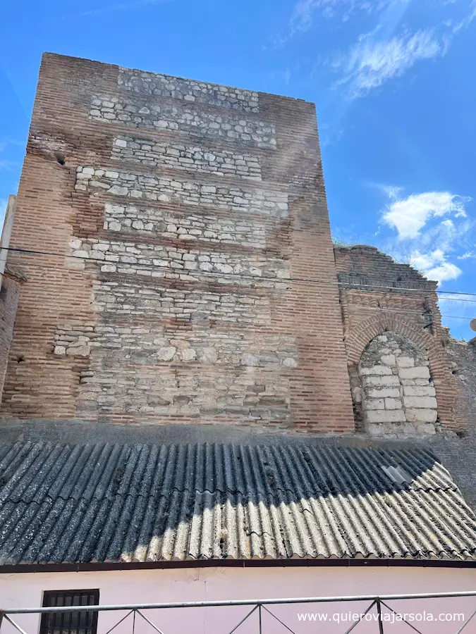 Restos de la torre medieval