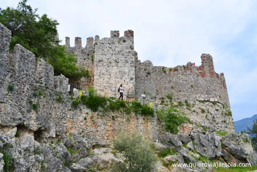 Parte de las murallas del castillo