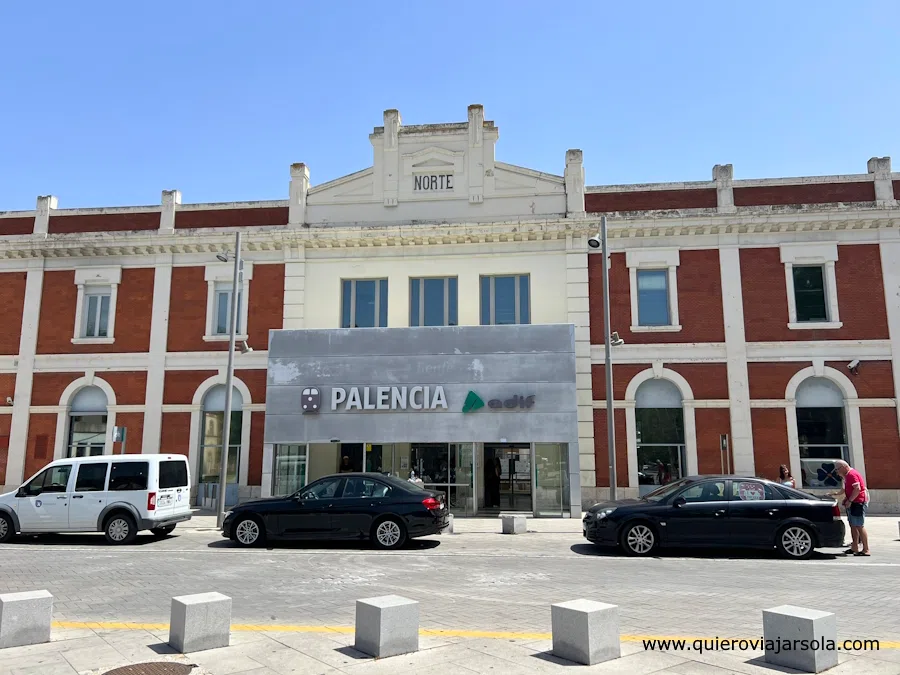 Fachada de la estación