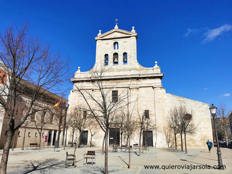 Exterior de la iglesia