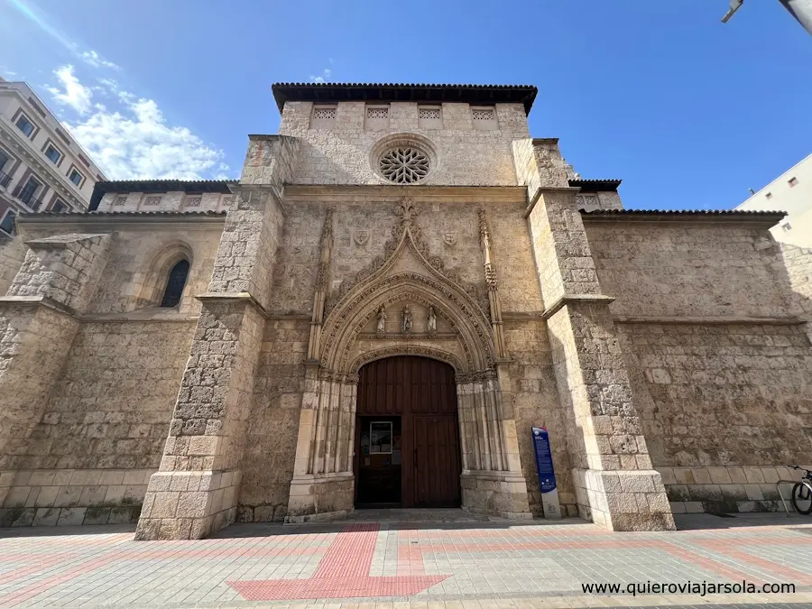 Fachada de la iglesia