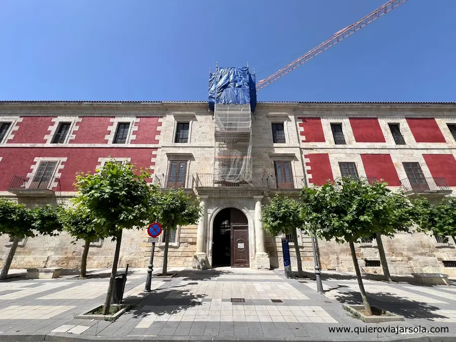 Fachada del Palacio Episcopal