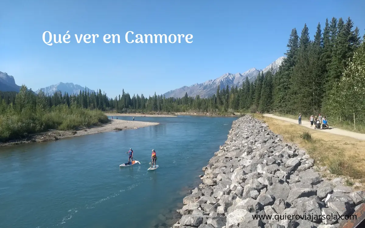 Río Bow con gente haciendo paddle surf y senderismo