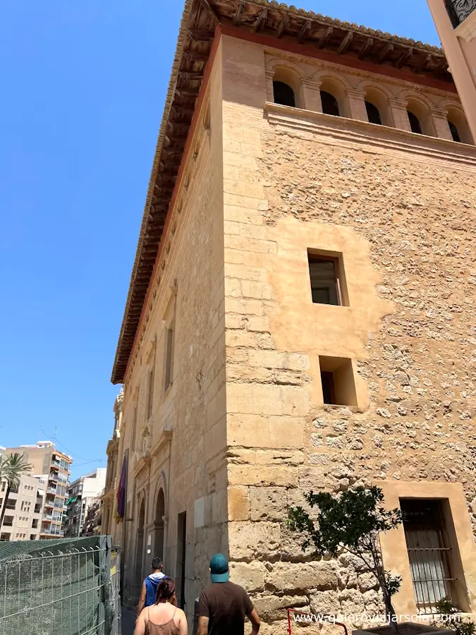 Fachada de la Casa de la Villa