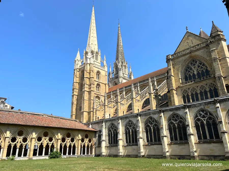 Catedral vista desde el claustro