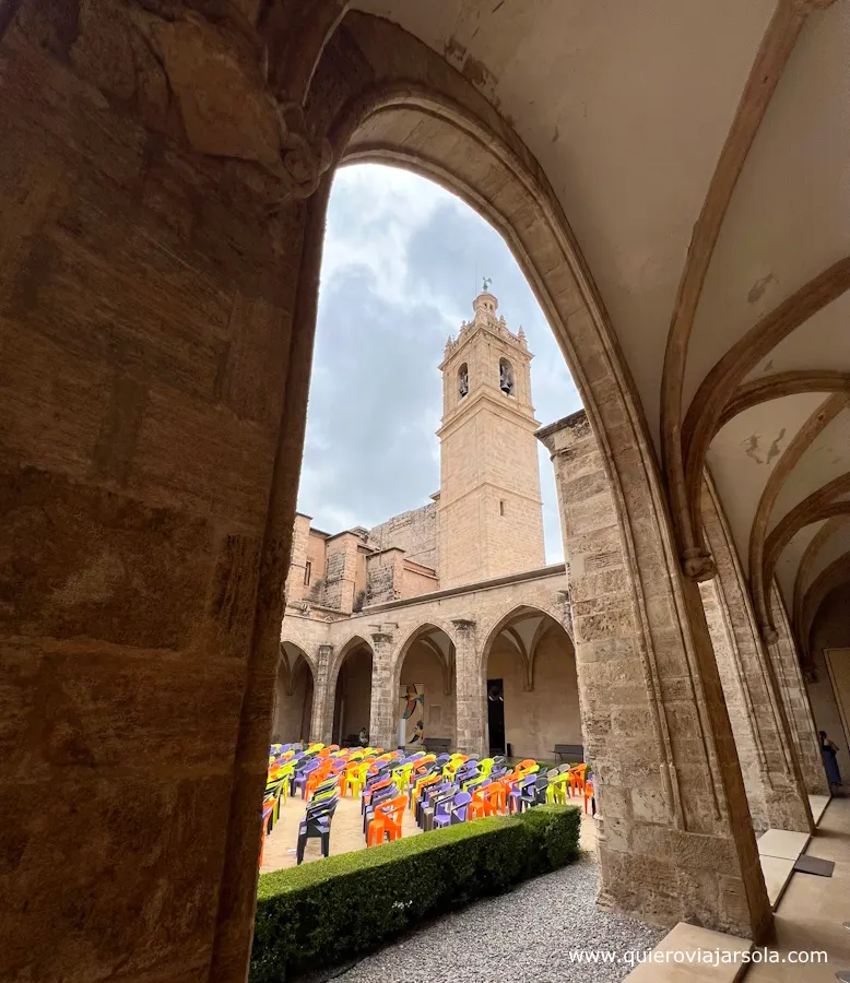 Claustro del recinto