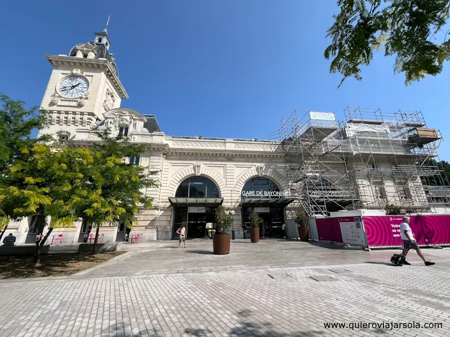 Fachada de la estación de tren