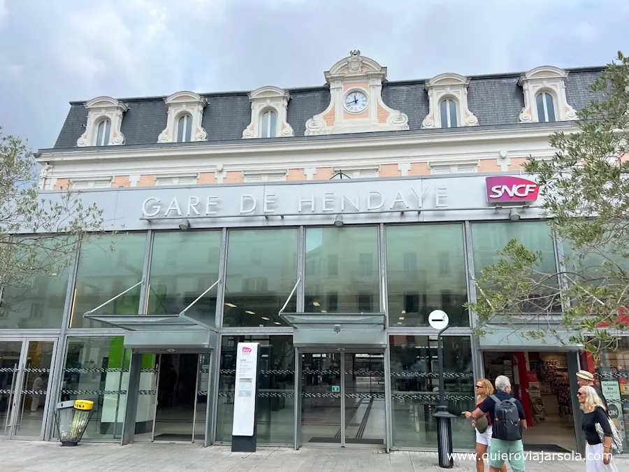 Fachada de la estación