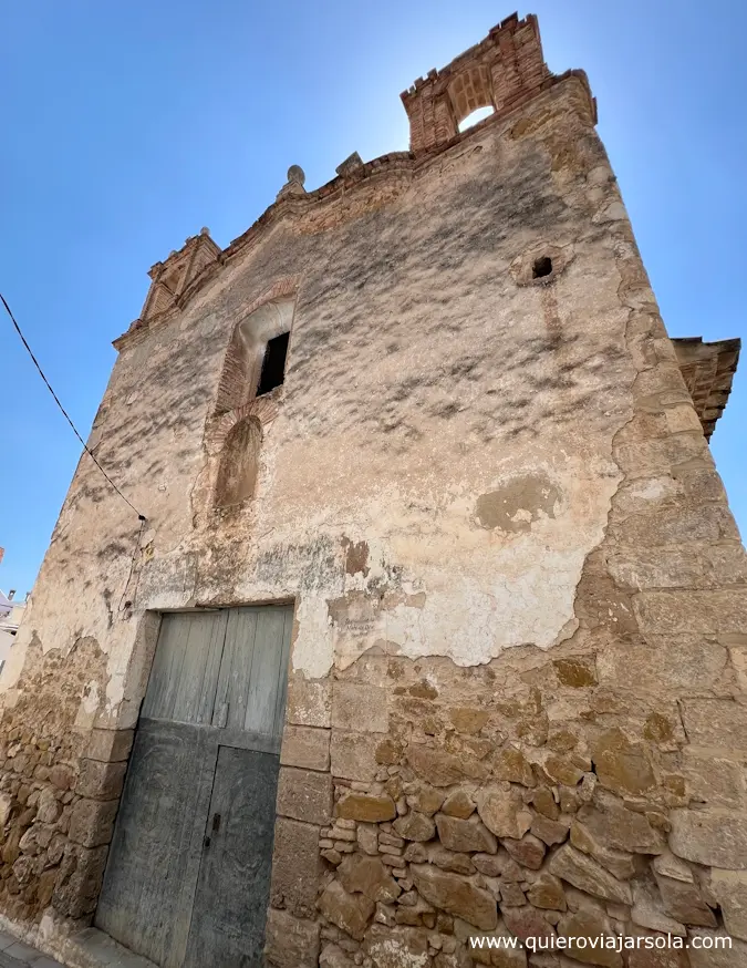 Fachada de la iglesia