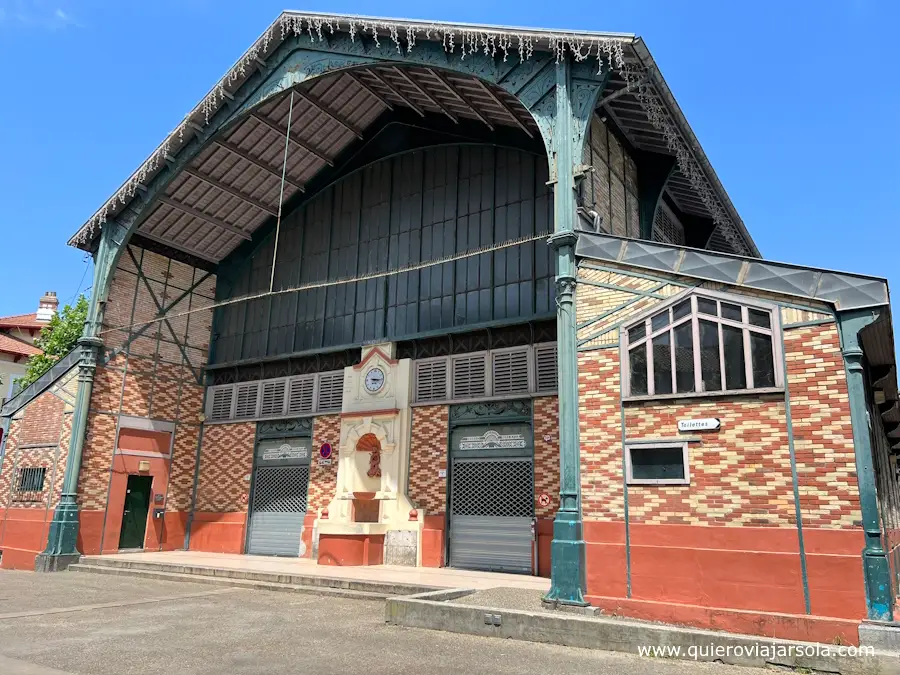 Fachada del mercado