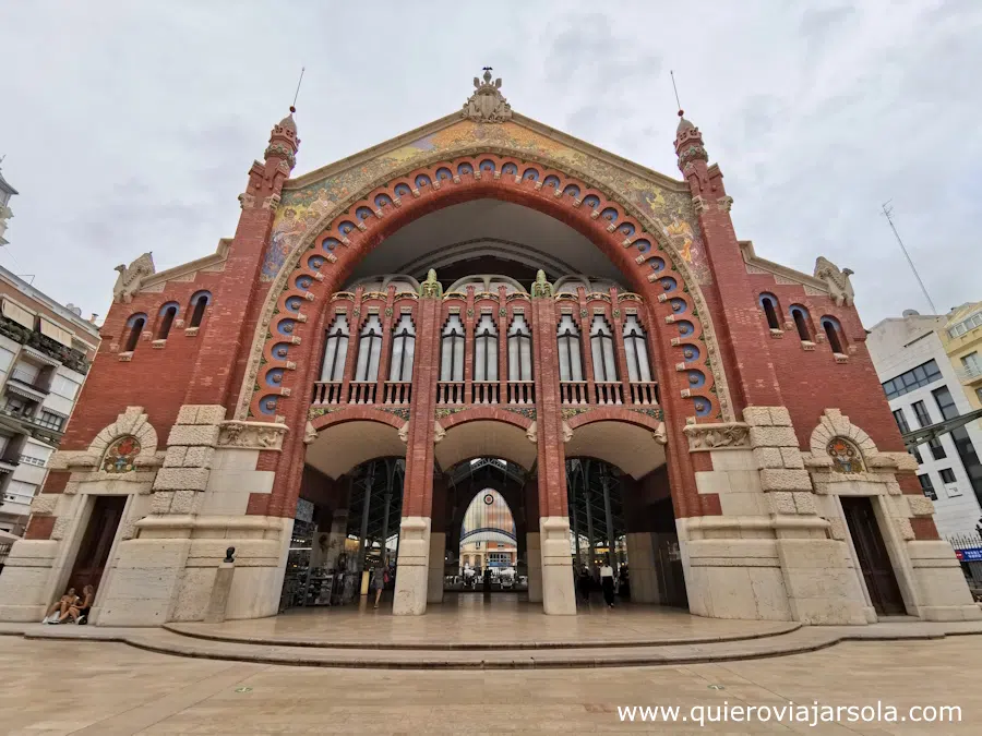 Fachada del mercado