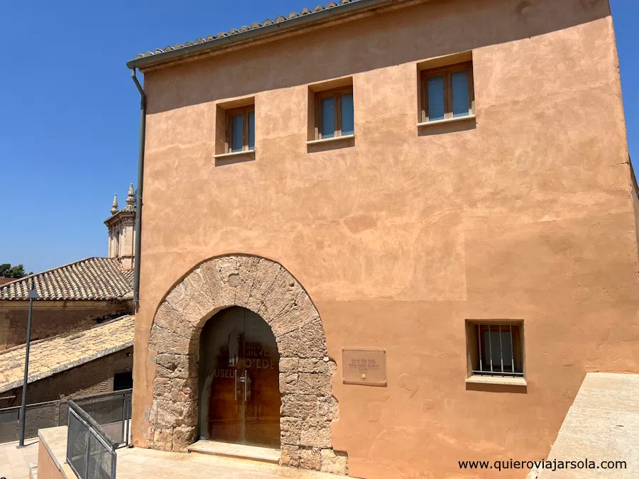 Fachada del museo