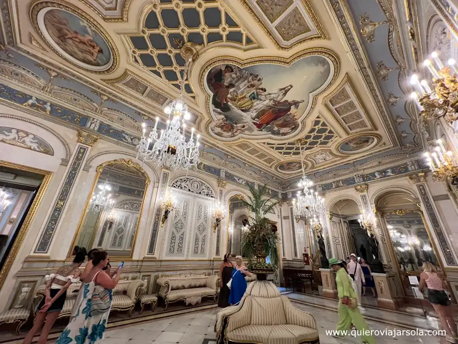 Uno de los salones del palacio
