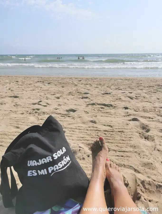 Yo tomando el sol en la playa