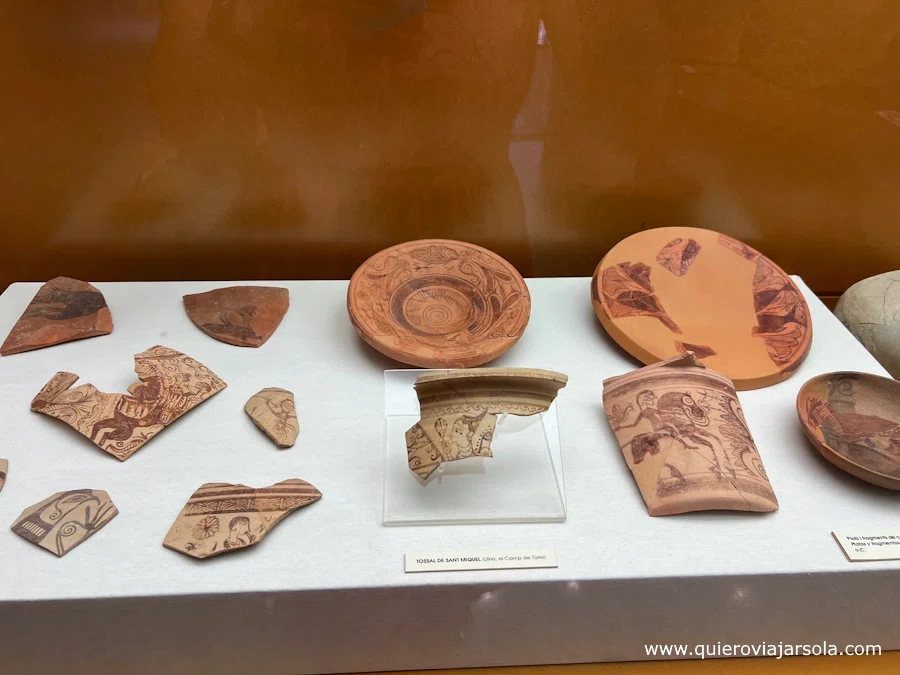 Restos de cerámica pintada encontrados en Edeta