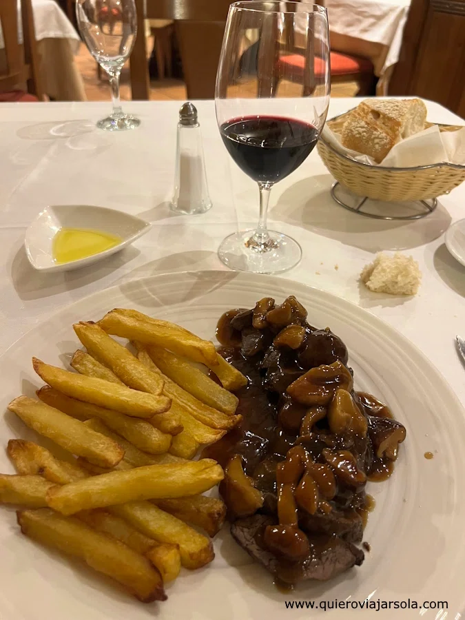 Mi cena de lomo de corzo con setas y vino Antídoto