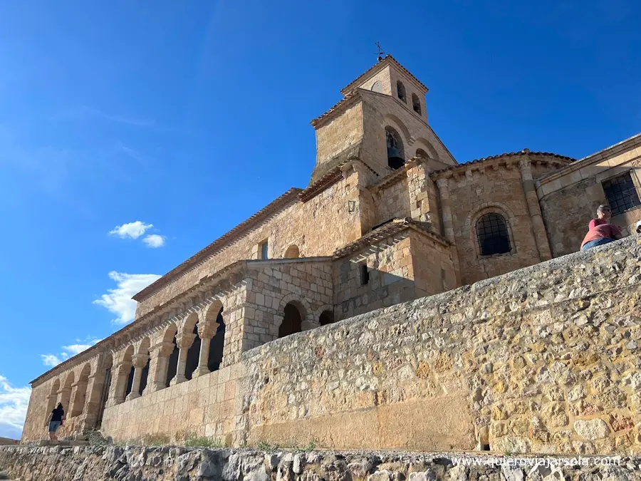 Exterior de la iglesia