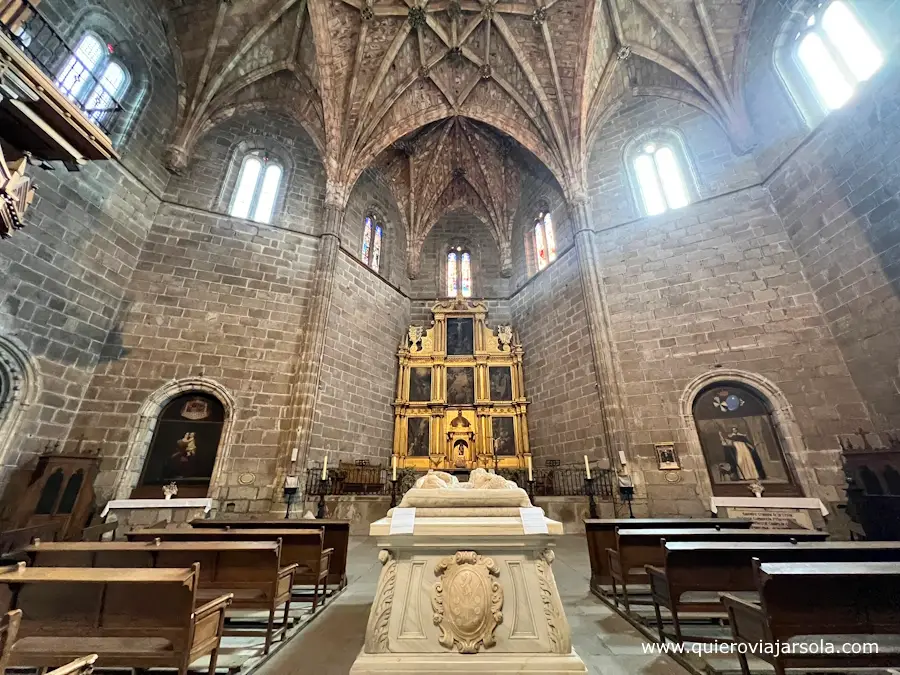 Interior de la iglesia