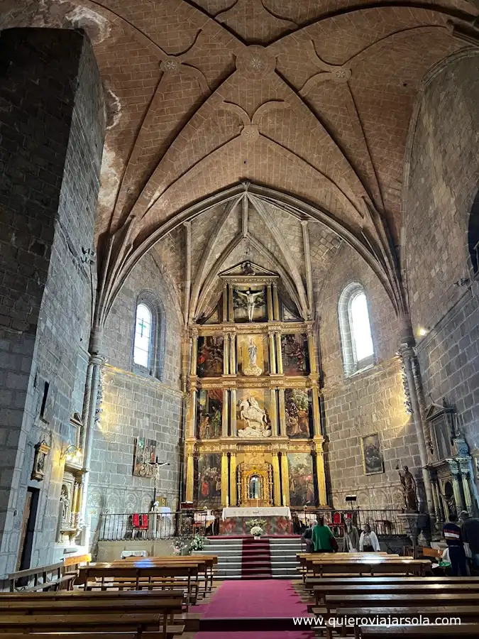 Interior de la iglesia