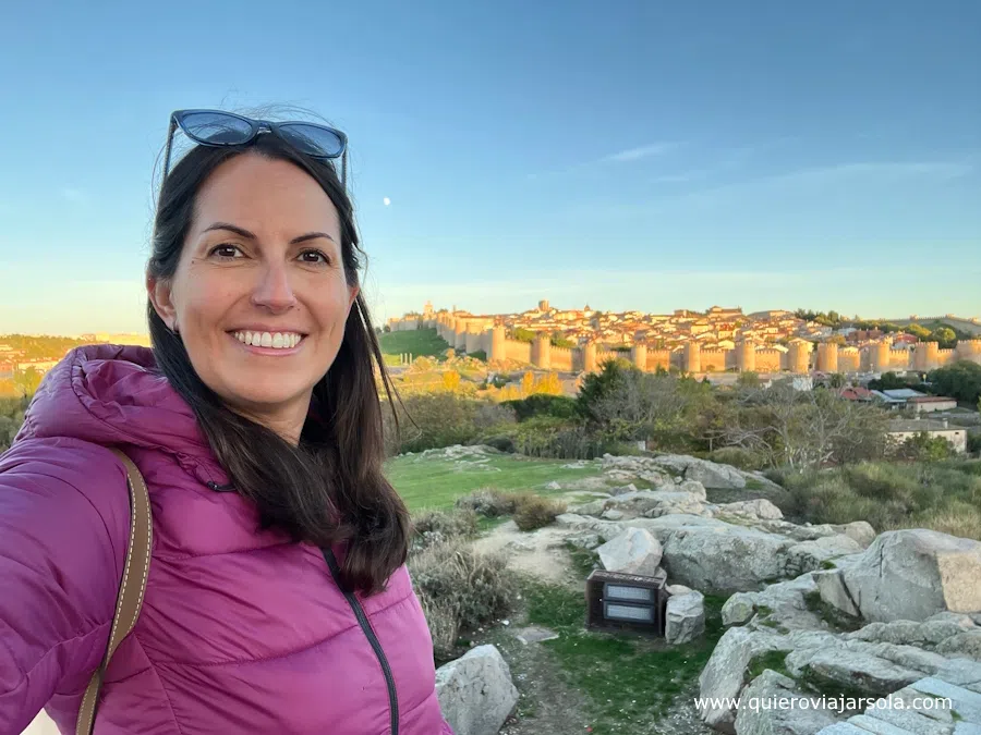 Yo en el mirador con Ávila de fondo