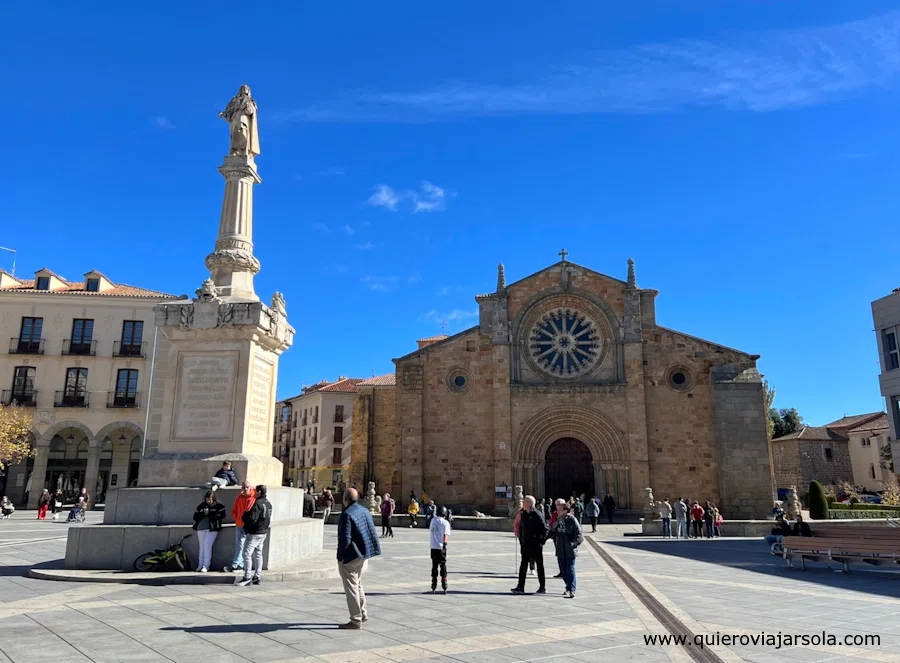 Monumento a las Grandezas de Ávila e iglesia de San Pedro